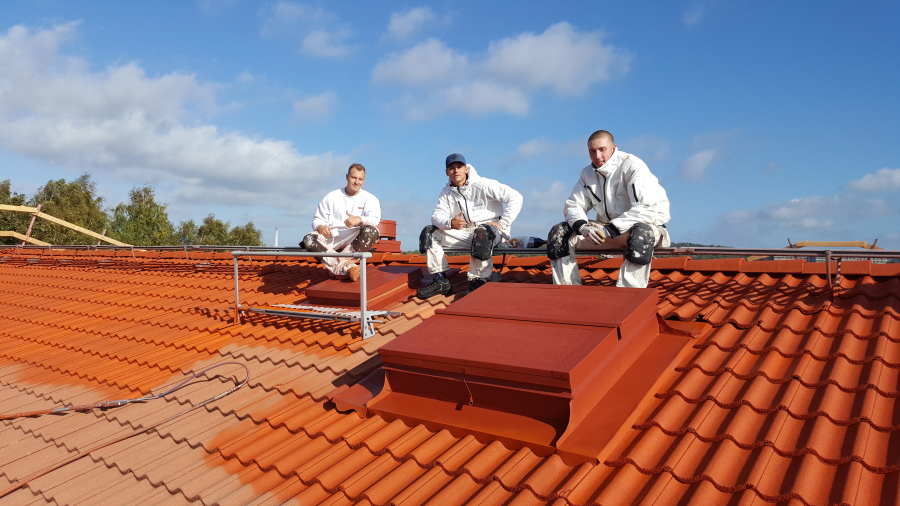 Målning av tegeltakpannor