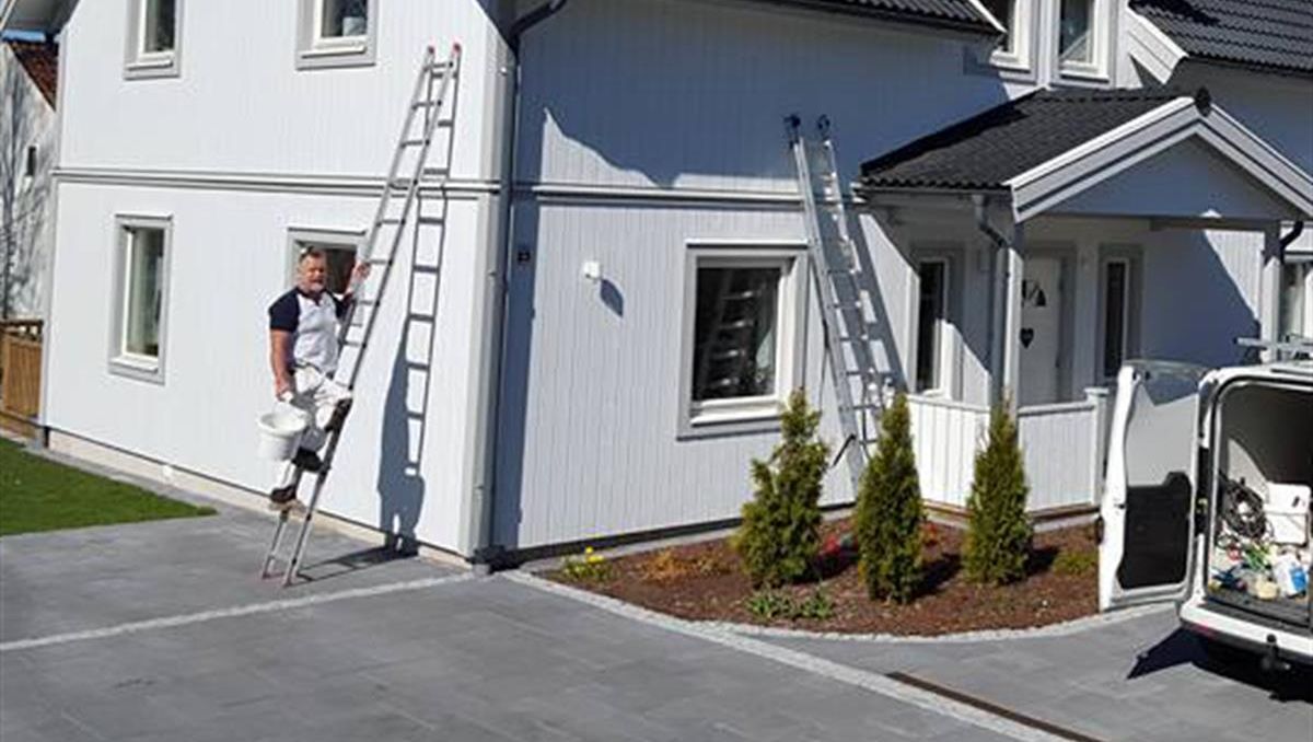  Fasadmålning i Lindholmen